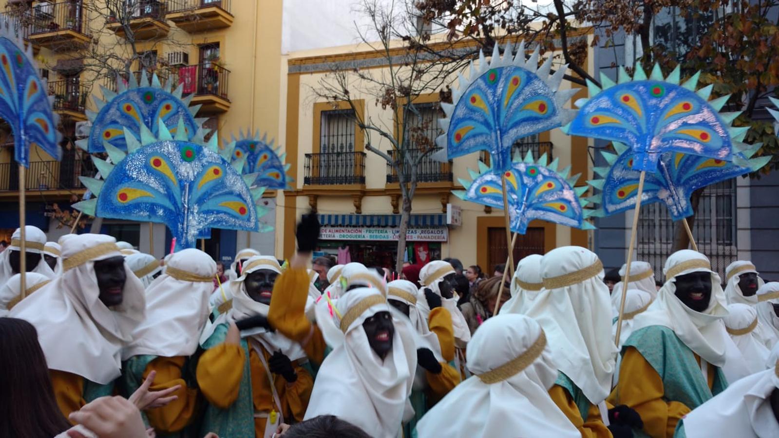 Las mejores imágenes de las primeras horas de la Cabalgata de Reyes Magos 2019 de Sevilla