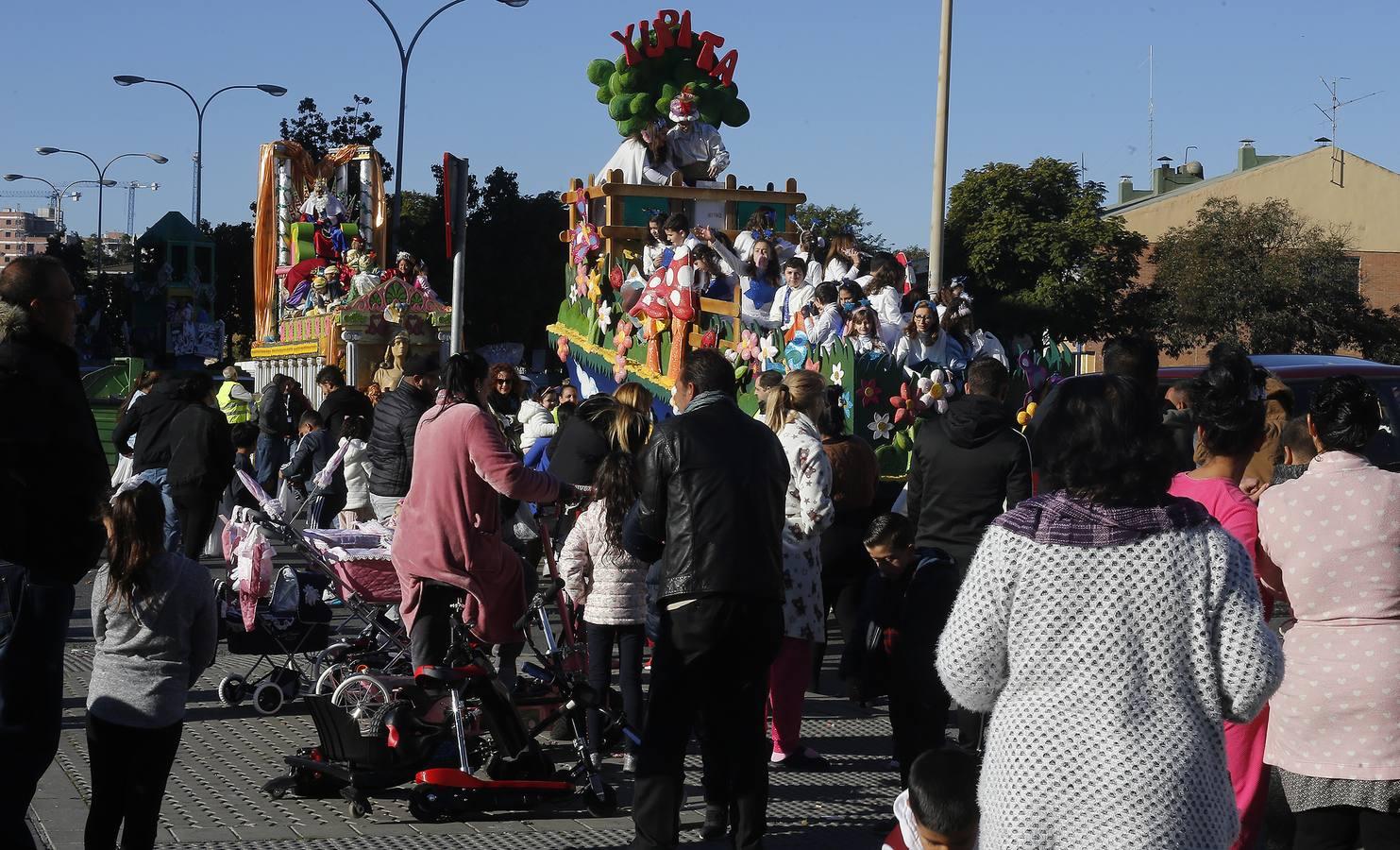 Los Reyes reparten alegría en uno de los barrios más pobres de España