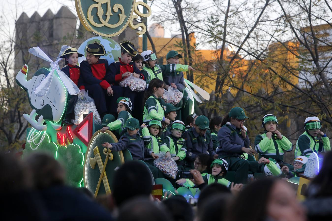 Los mejores momentos de la Cabalgata de Reyes Magos 2019 de Sevilla