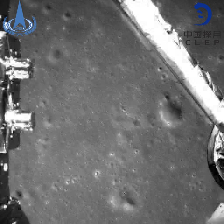 Nuevas imágenes desde la cara oculta de la Luna. La sonda Change'e-4 envió estas imágenes momentos antes de aterrizar en la cara oculta de la Luna