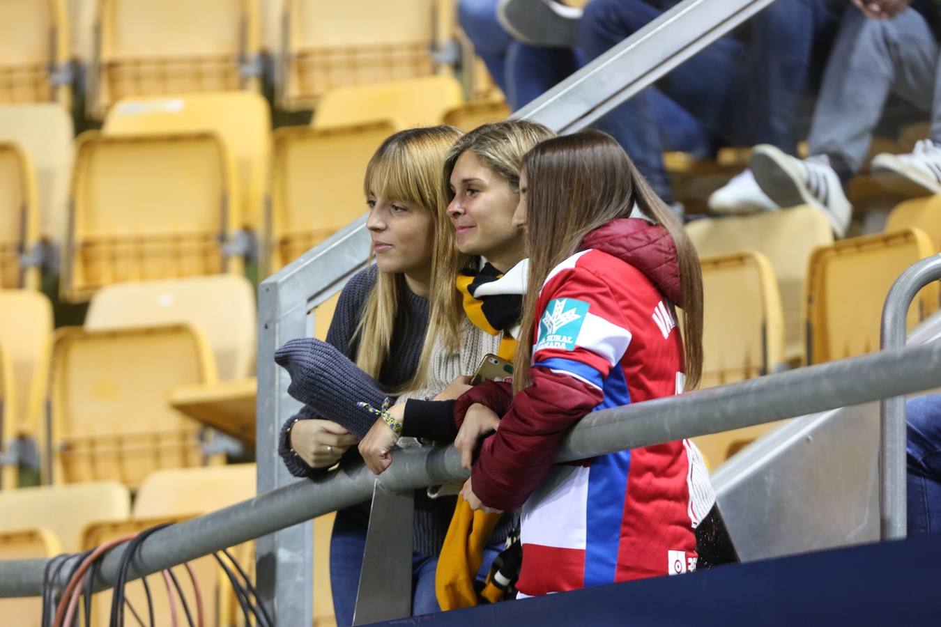 Búscate en las gradas del Carranza en el Cádiz CF-Granada