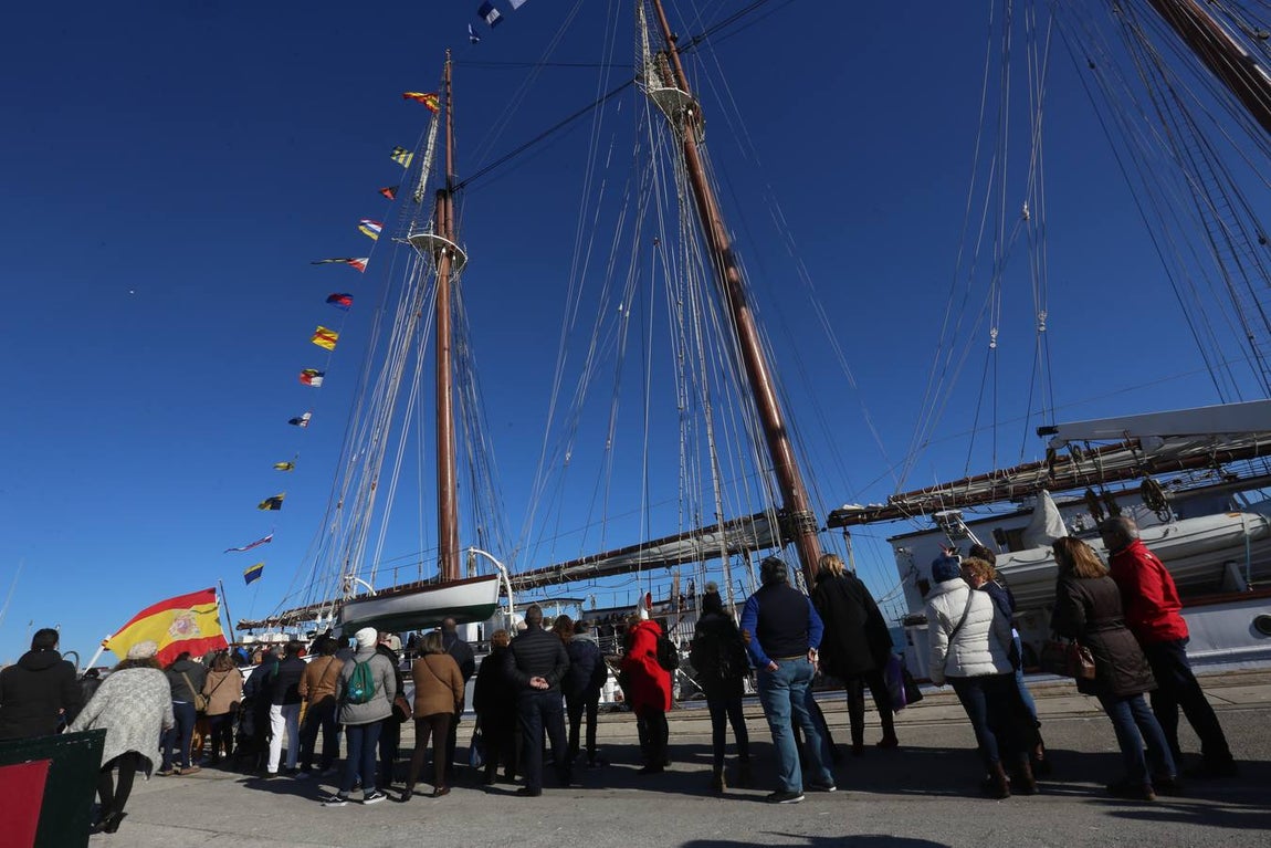 FOTOS: Los gaditanos apuran su despedida de Elcano