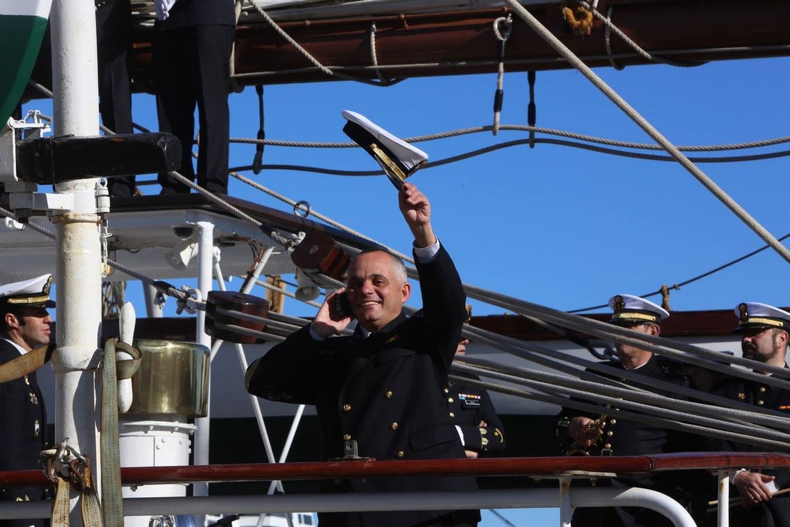 Fotogalería: Emocionante «hasta pronto» al Juan Sebastián Elcano