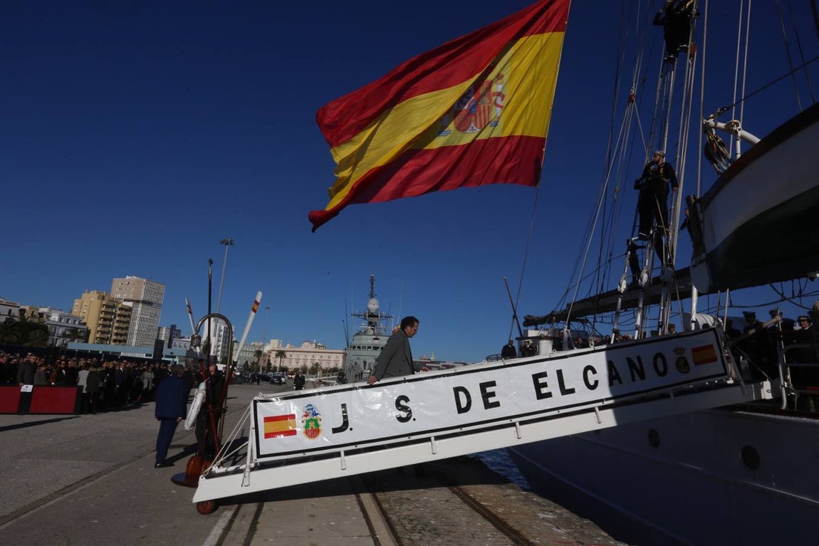 Fotogalería: Emocionante «hasta pronto» al Juan Sebastián Elcano