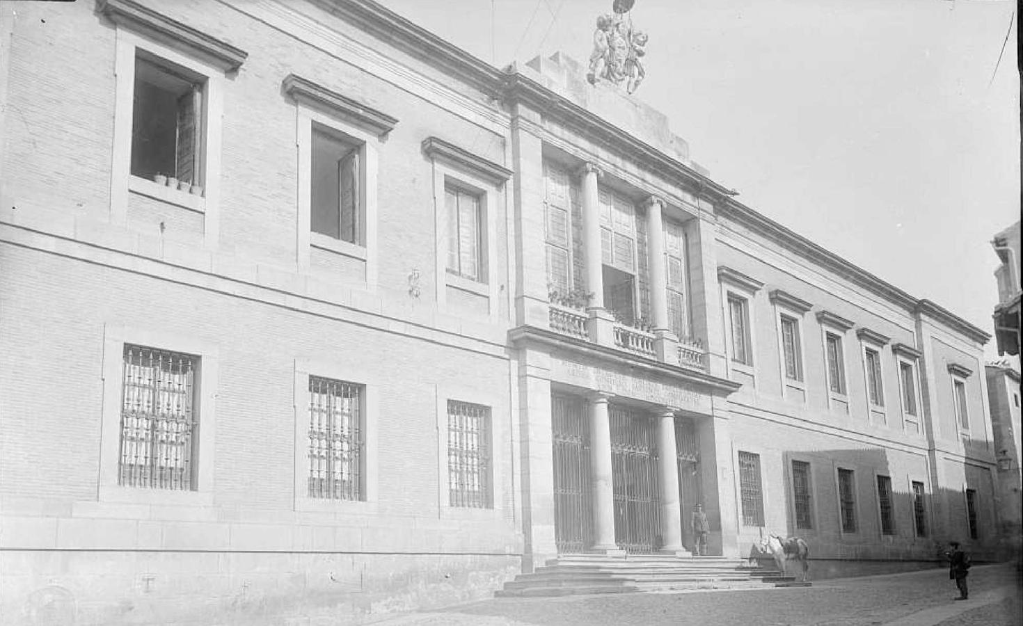 Edificio del Nuncio Nuevo fotografiado por Casiano Alguacil hacia 1880. ARCHIVO MUNCIIPAL DE TOLEDO. 