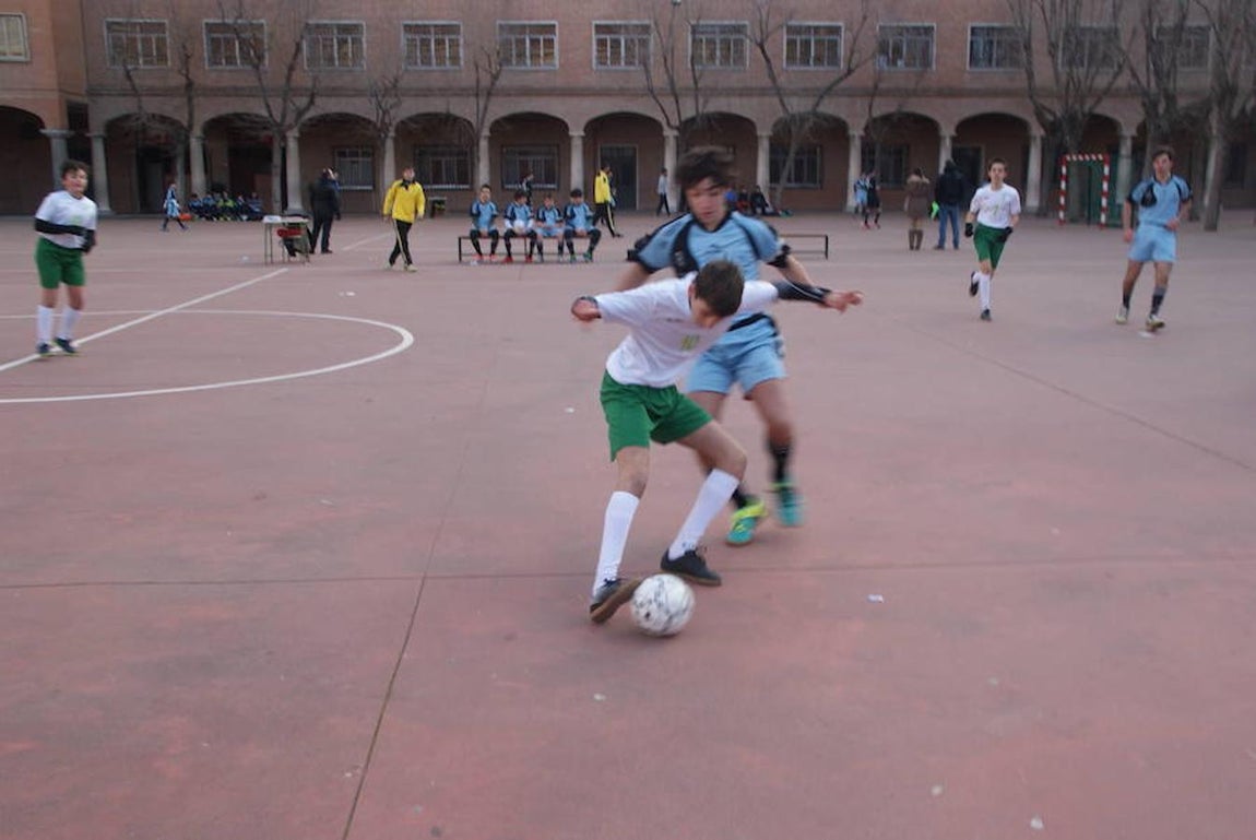 Las mejores imágenes del encuentro entre los equipos de Salesianos Atocha “A” y Jesús Maestro “B”. 