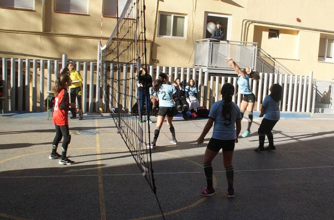 Las mejores imágenes del encuentro entre el "Beata María Ana de Jesús" y el "Rafaela Ybarra". 