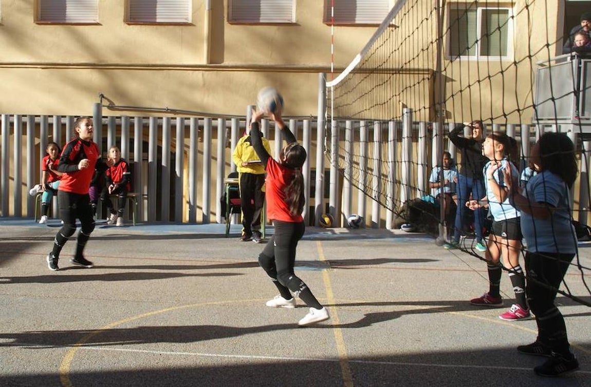 Las mejores imágenes del encuentro entre el "Beata María Ana de Jesús" y el "Rafaela Ybarra". 