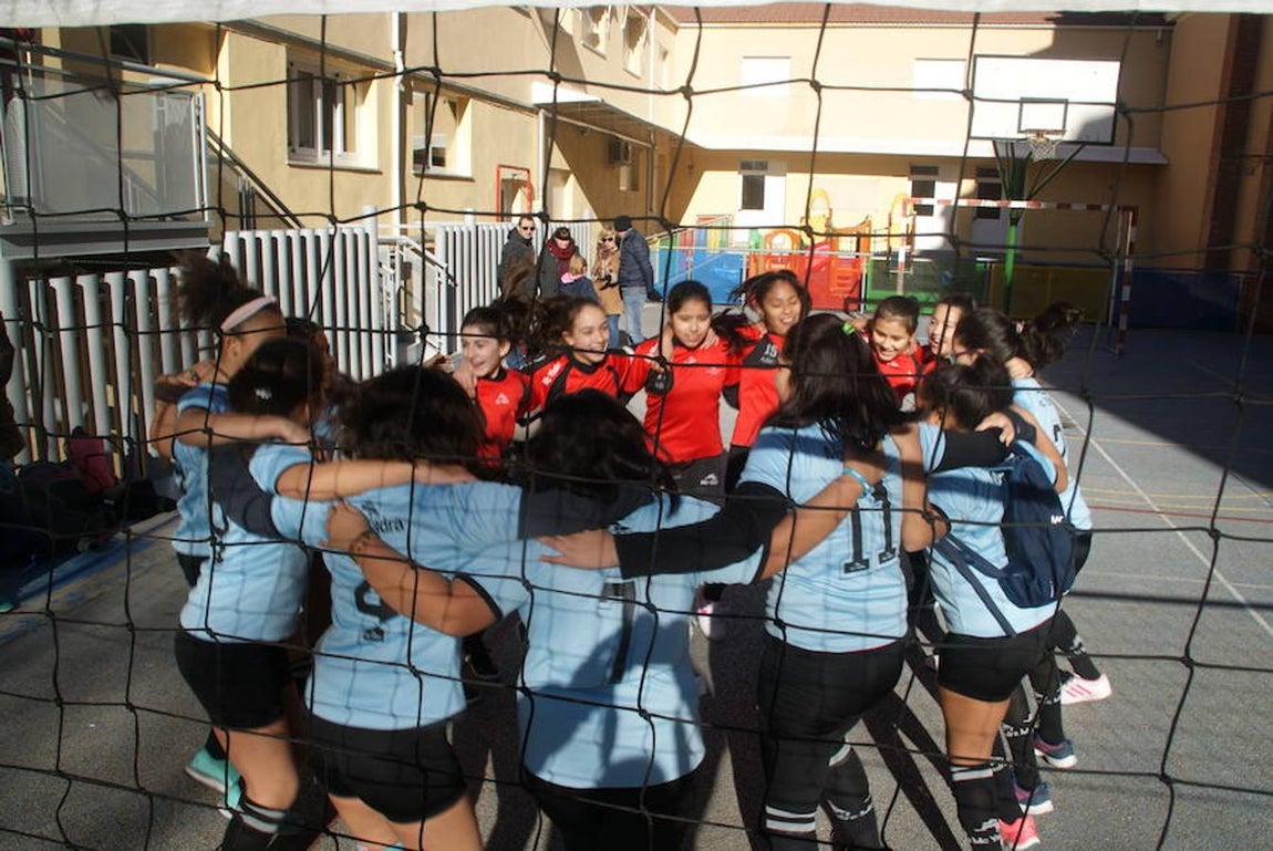 Las mejores imágenes del encuentro entre el "Beata María Ana de Jesús" y el "Rafaela Ybarra". 