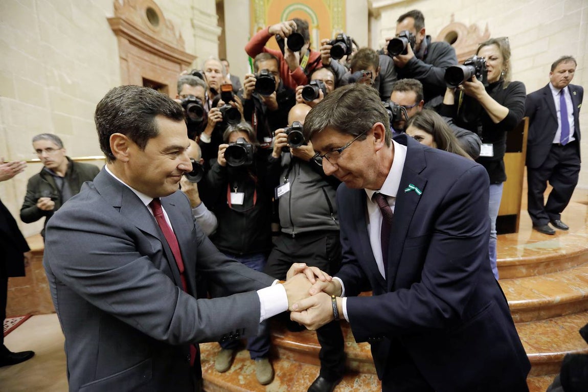 En imágenes, la investidura de Juanma Moreno Bonilla