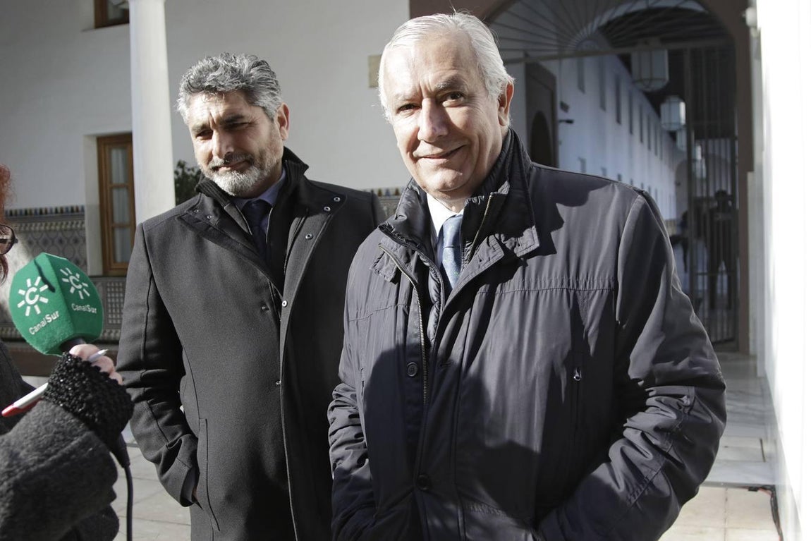 Las caras de la toma de posesión de Juanma Moreno