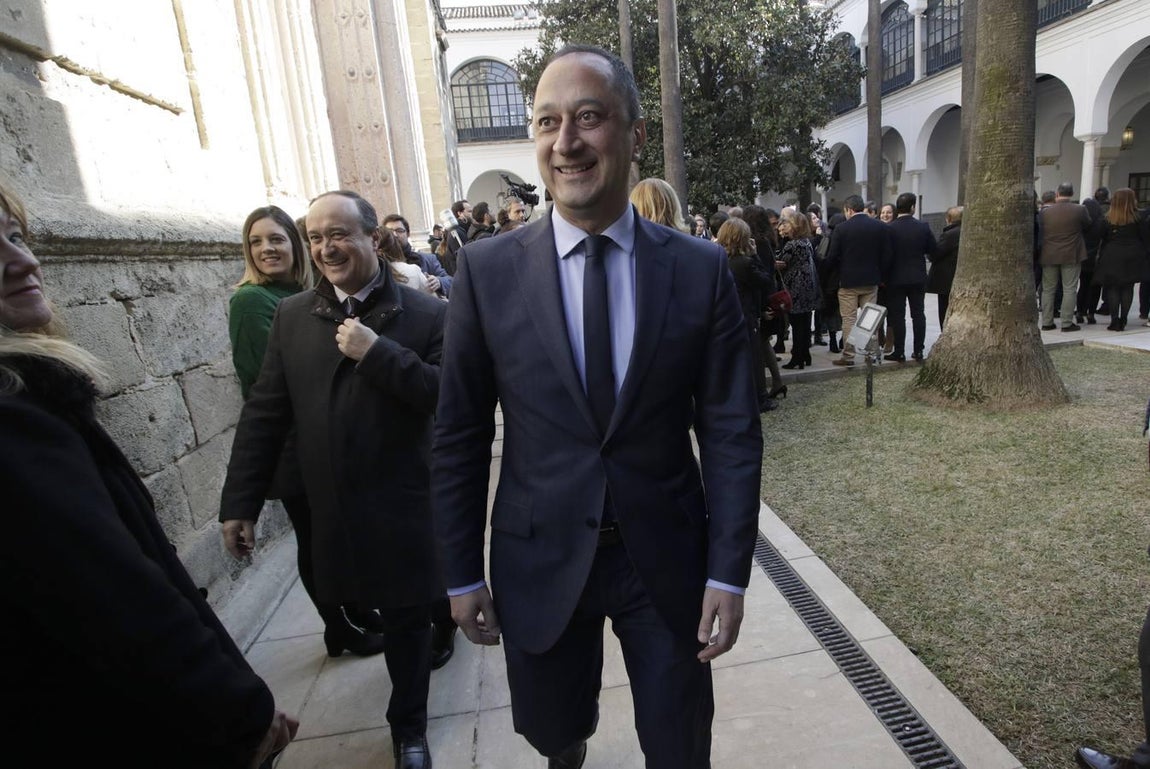 Las caras de la toma de posesión de Juanma Moreno