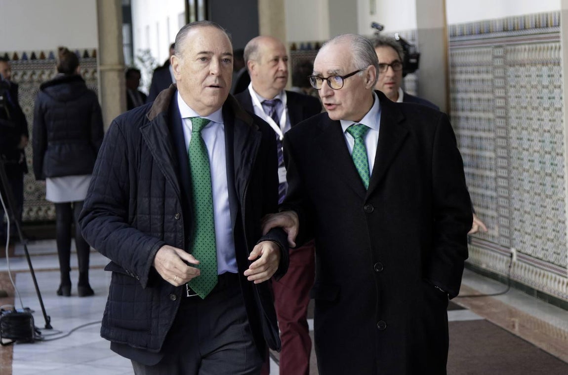 Las caras de la toma de posesión de Juanma Moreno