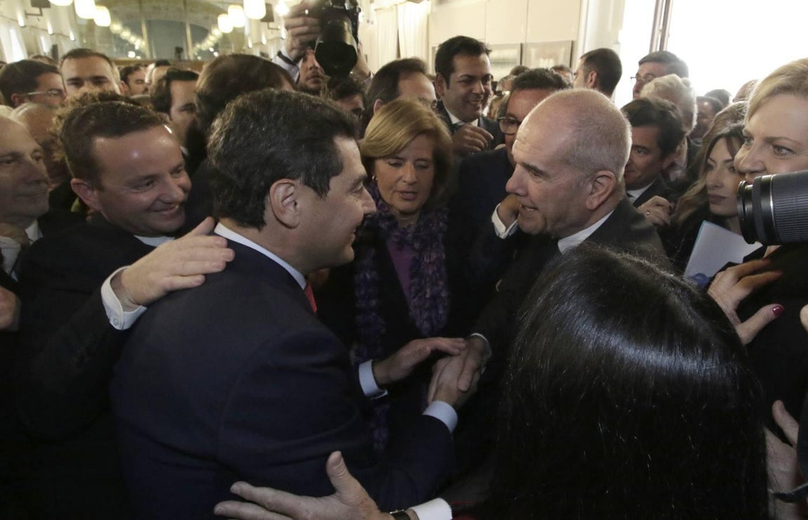 Las caras de la toma de posesión de Juanma Moreno