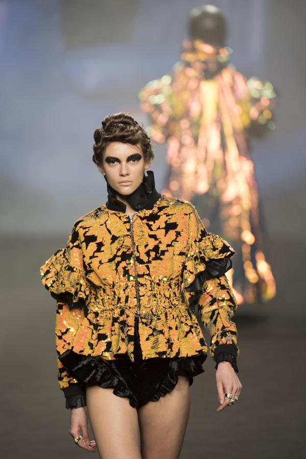 Por primera vez Ana desarrolla una línea de jerséis de punto redondo, que además sacará a la venta en una semana, no así el resto de su colección, con unos precios que rondarán los 150 euros. 