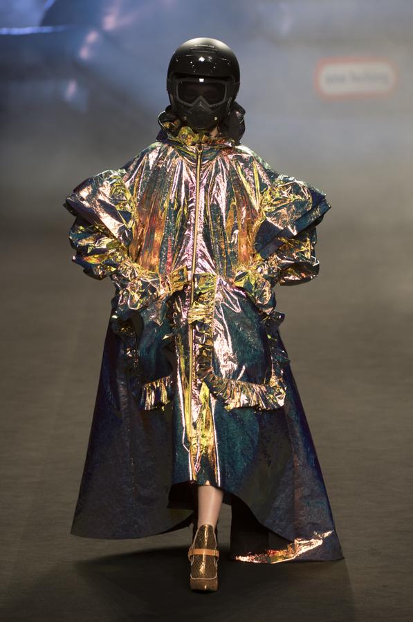 Por primera vez Ana desarrolla una línea de jerséis de punto redondo, que además sacará a la venta en una semana, no así el resto de su colección, con unos precios que rondarán los 150 euros. 