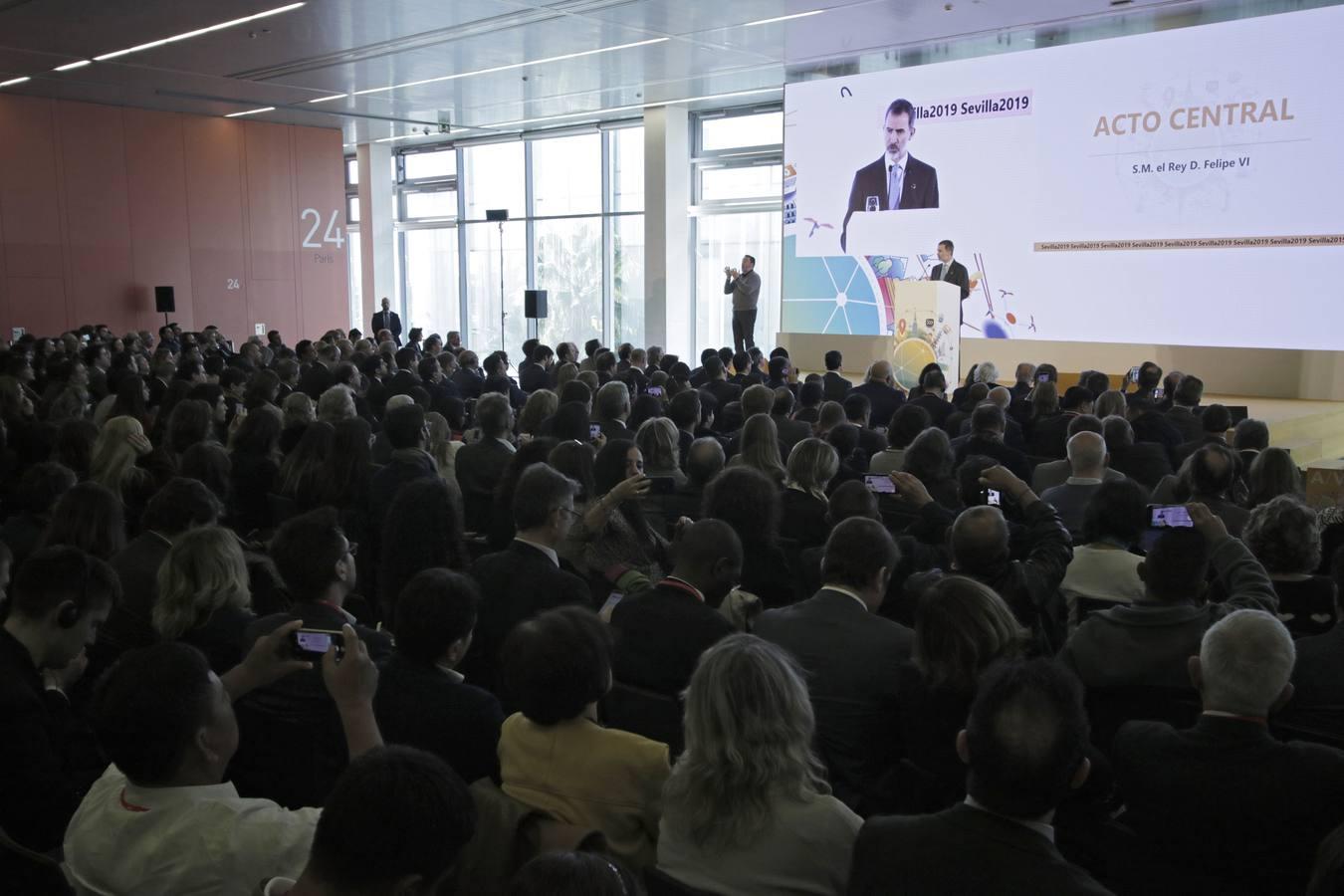 El Rey preside el II Foro de Gobiernos Locales en Sevilla