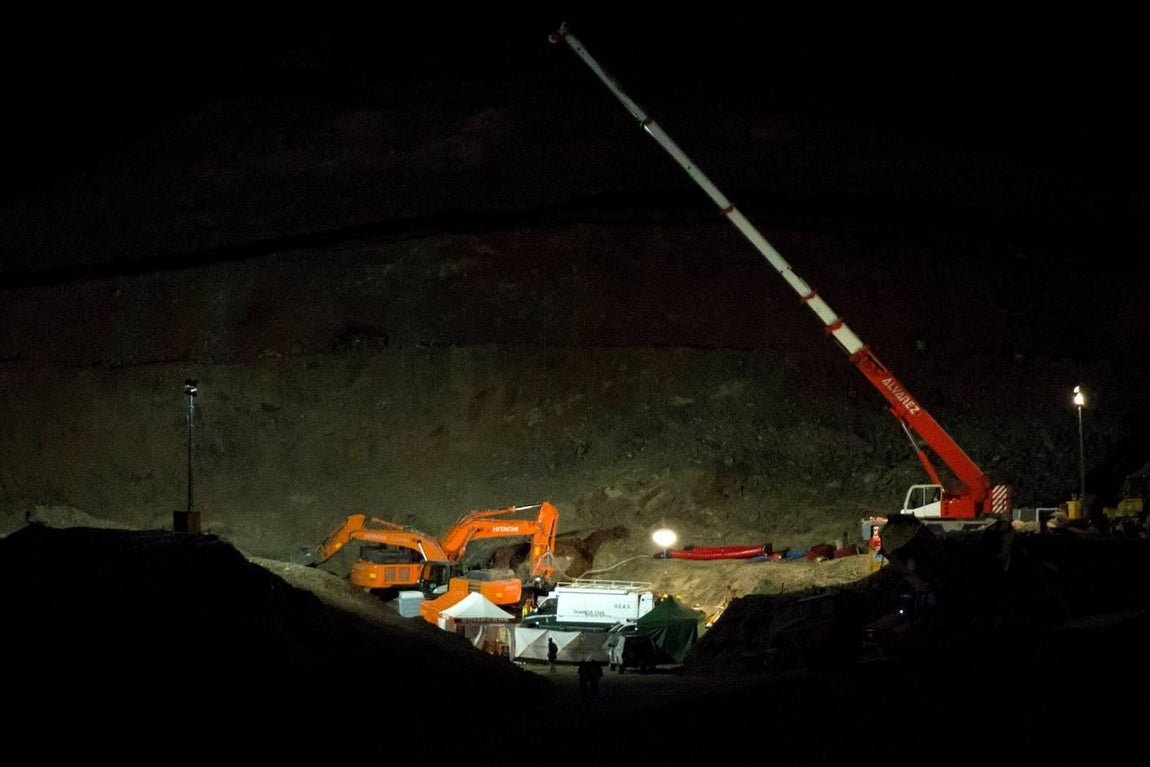 Crónica gráfica de los trabajos en el pozo de Totalán para rescatar a Julen