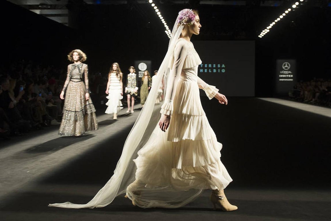 Por primera vez en und esfile, Helbig ha mostrado uno de sus diseños de novia. 