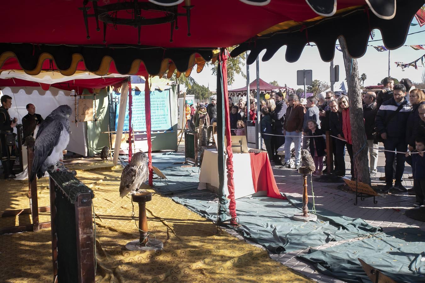 En imágenes, juegos, música y artesanía en el Mercado Medieval de Córdoba