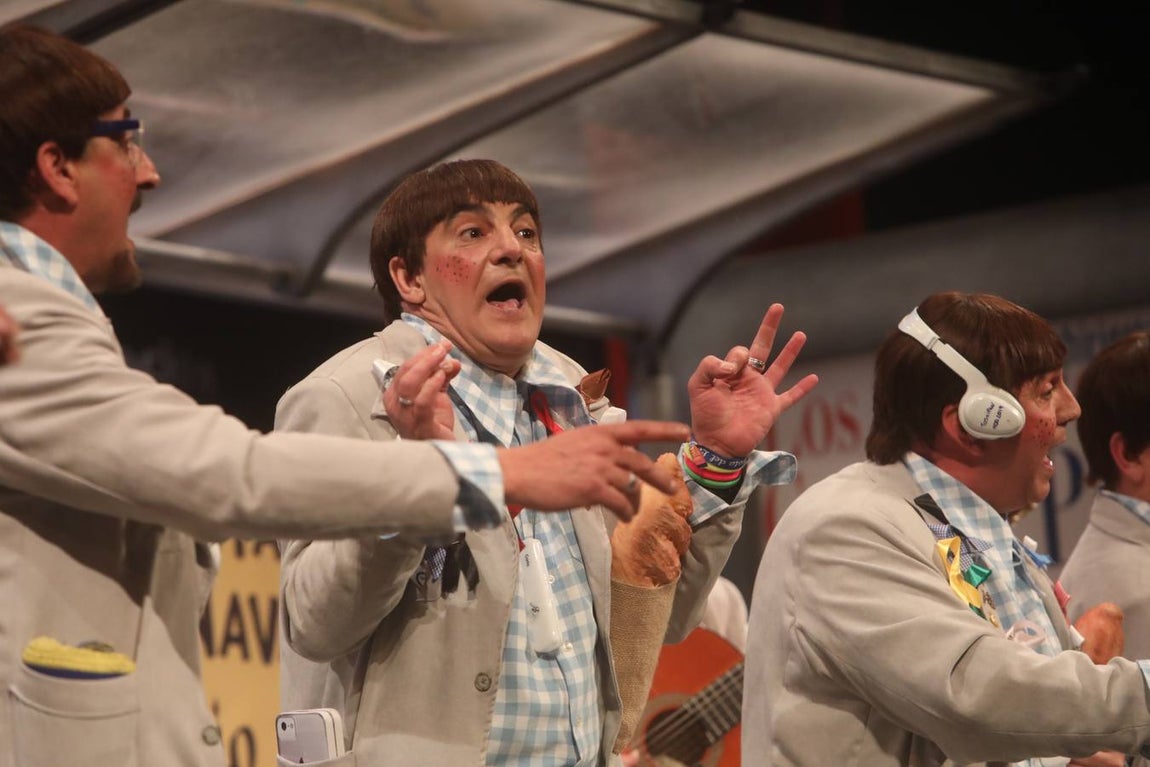 FOTOS: Chirigota Los cachito pan en el COAC 2019