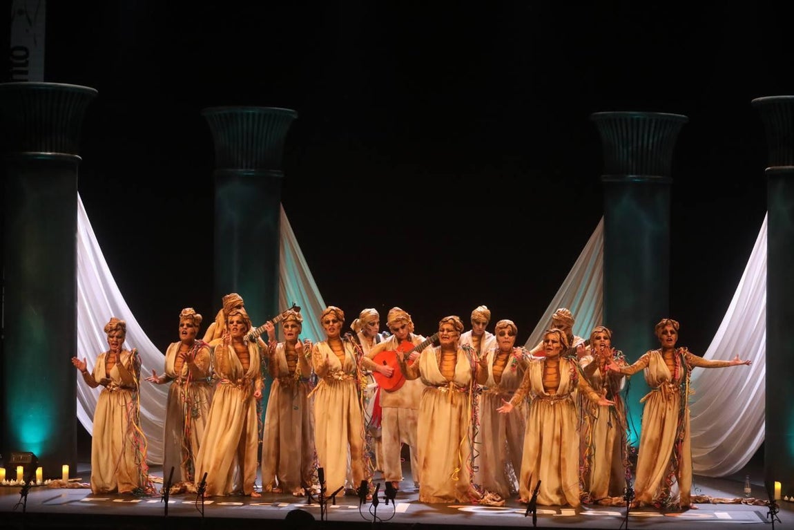 Fotos: Comparsa Lasss Envenenásss en el COAC 2019