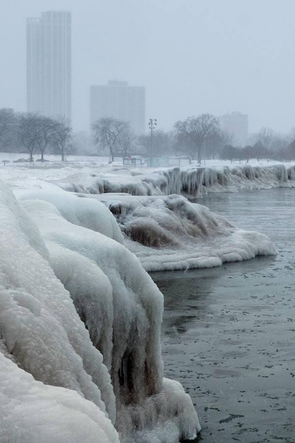 Un vórtice polar está provocando que se desplomen las temperaturas bajo cero en el medio oeste del país. En la imagen, Chicago. 