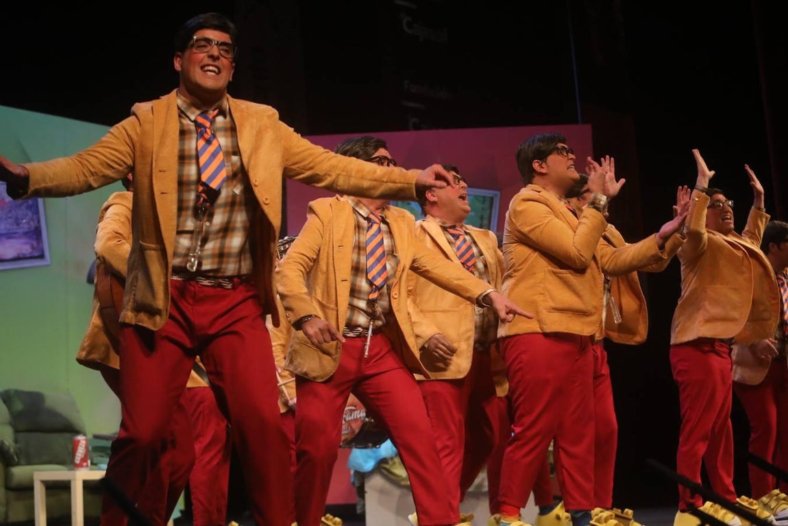 FOTOS: chirigota Los que no valen ni para estar escondidos