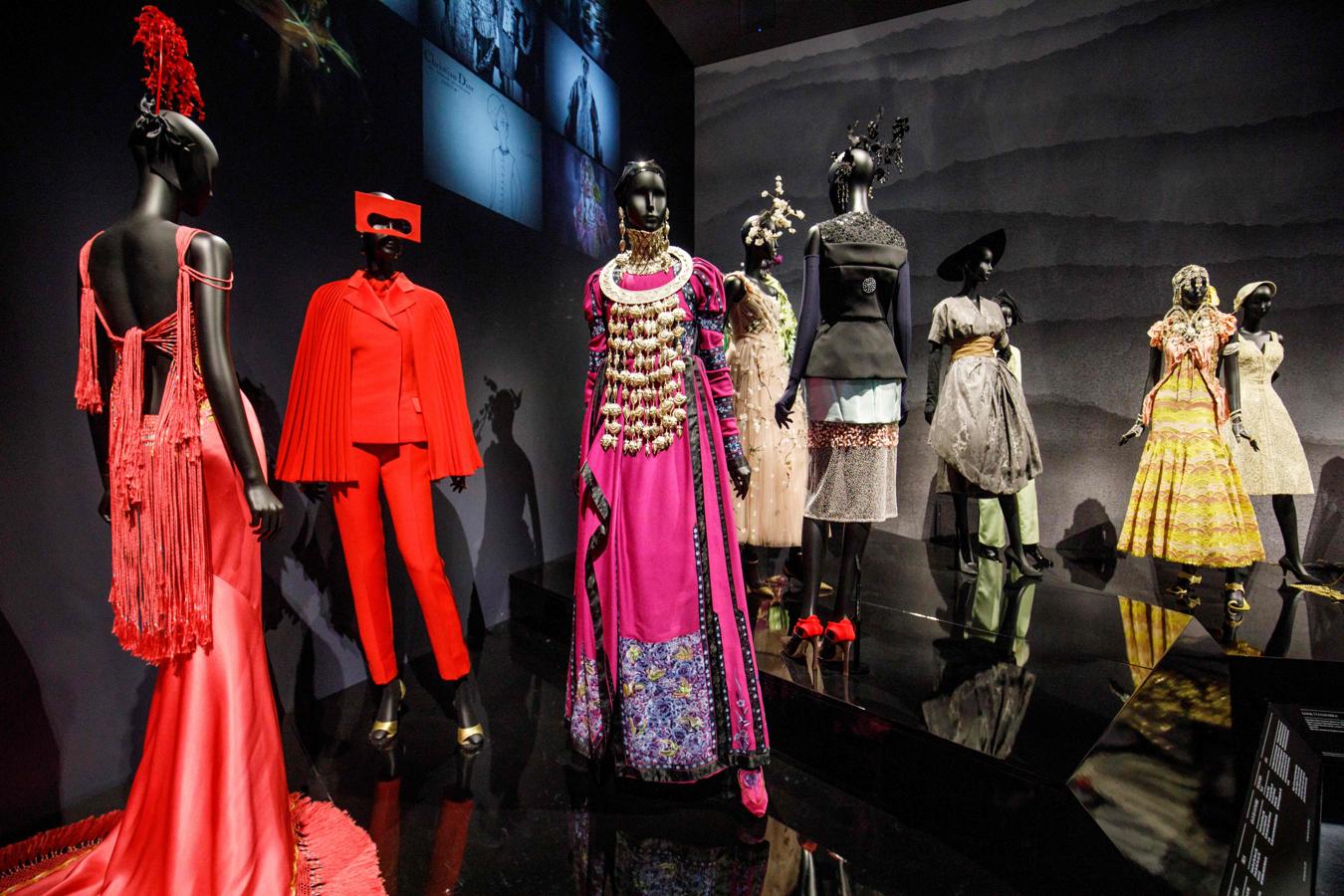 El Museo Victoria &amp;amp; Albert de Londres acoge la mayor retrospectiva de Dior