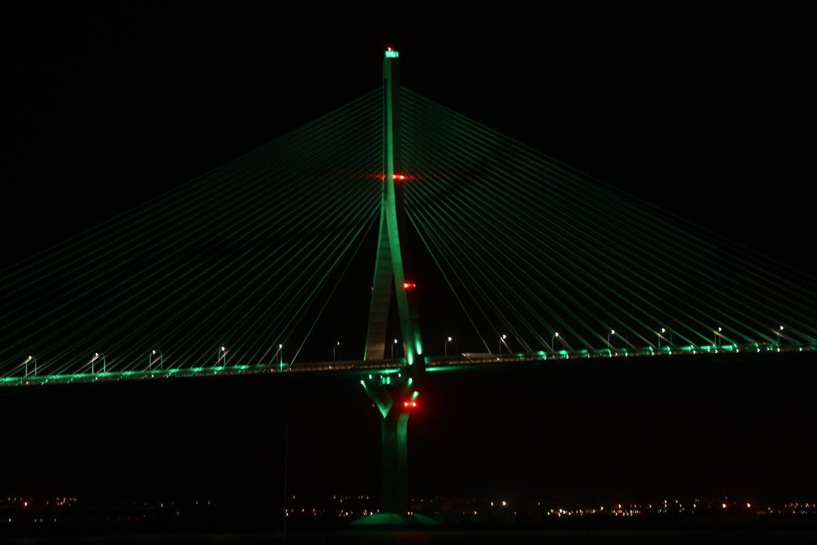 El Segundo Puente, de verde para concienciar sobre el cáncer