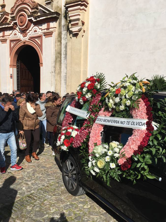 Crónica gráfica del funeral por los trabajadores que murieron en el accidente de Arahal