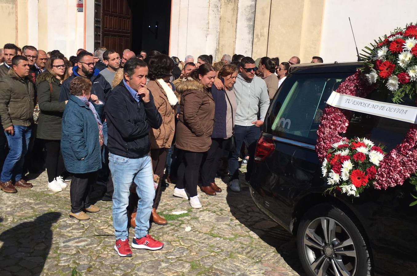 Crónica gráfica del funeral por los trabajadores que murieron en el accidente de Arahal