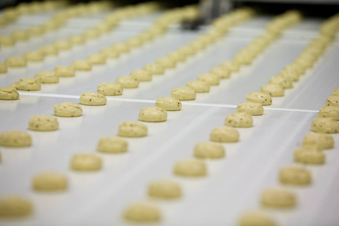 Inés Rosales o cómo hacer 400.000 tortas de aceite cada día