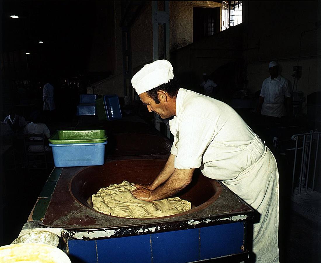 Inés Rosales o cómo hacer 400.000 tortas de aceite cada día