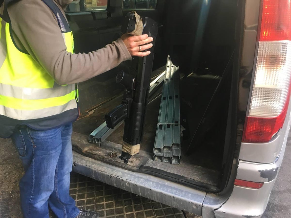 FOTOS: Operación policial antidroga en El Puerto. Incautan marihuana y armas