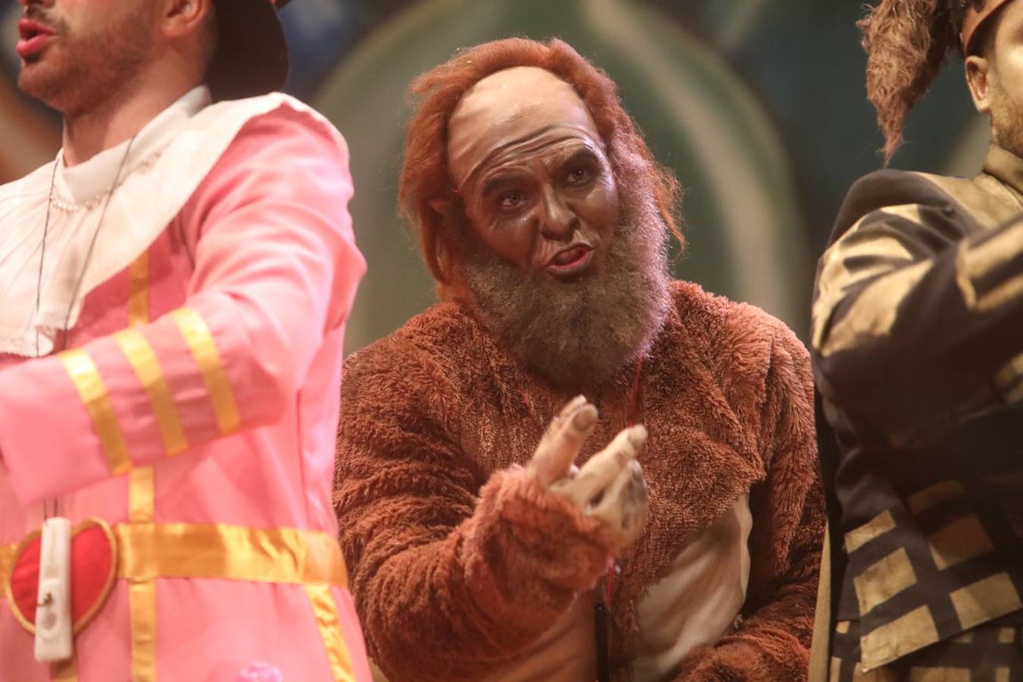 FOTOS: chirigota Los que vienen de etiqueta