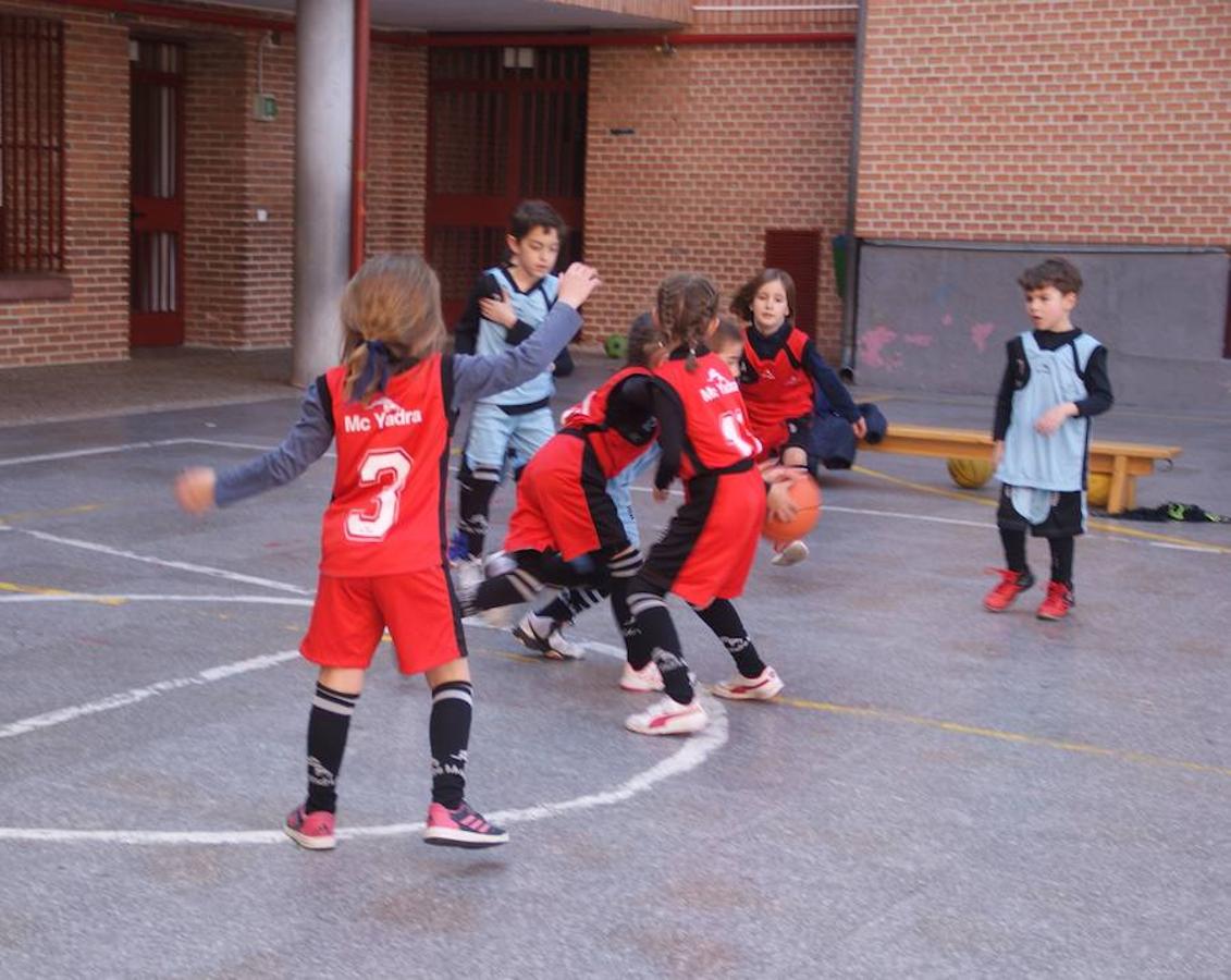 Las mejores imágenes del encuentro entre el Ntra. Sra. Providencia y el Sagrada Familia Jorge Juan. 