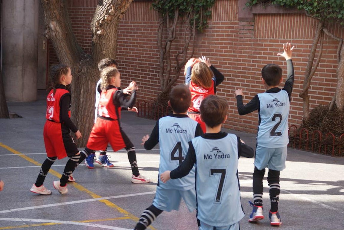 Las mejores imágenes del encuentro entre el Ntra. Sra. Providencia y el Sagrada Familia Jorge Juan. 