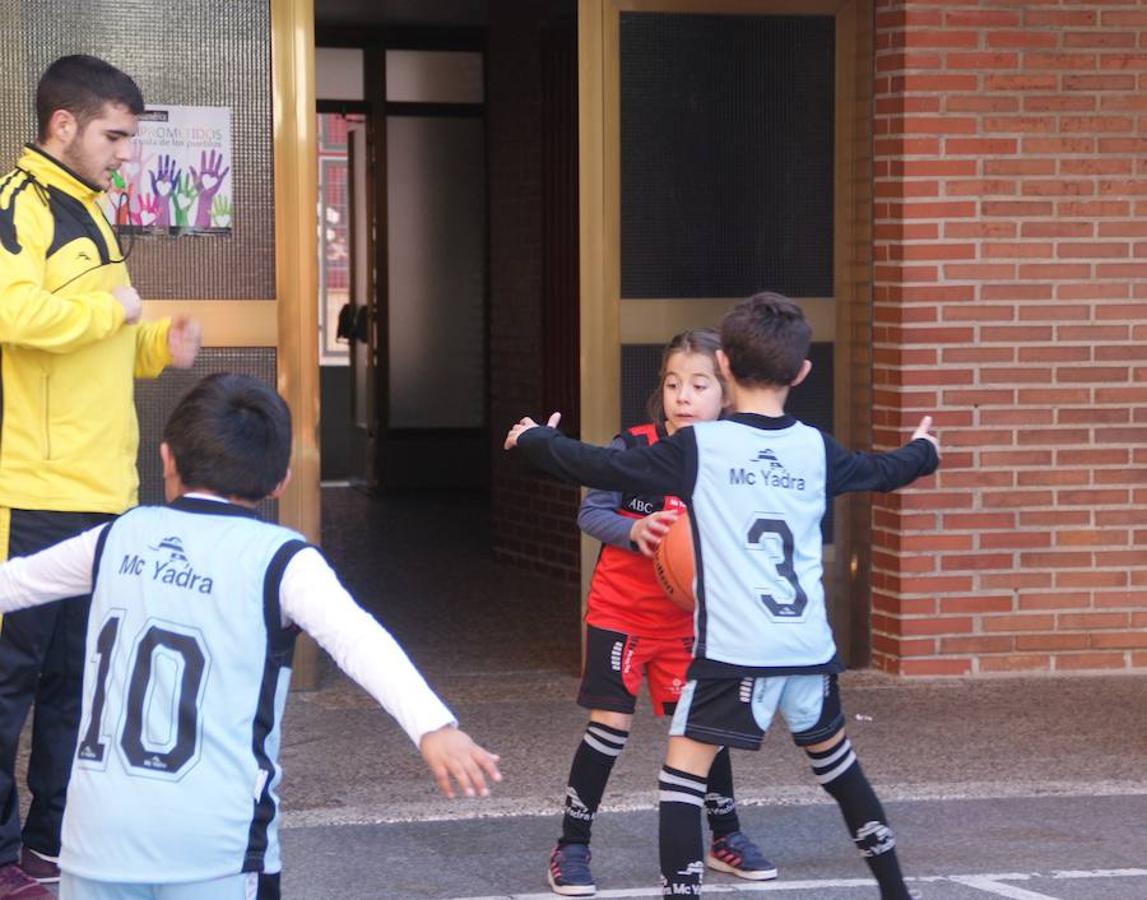 Las mejores imágenes del encuentro entre el Ntra. Sra. Providencia y el Sagrada Familia Jorge Juan. 