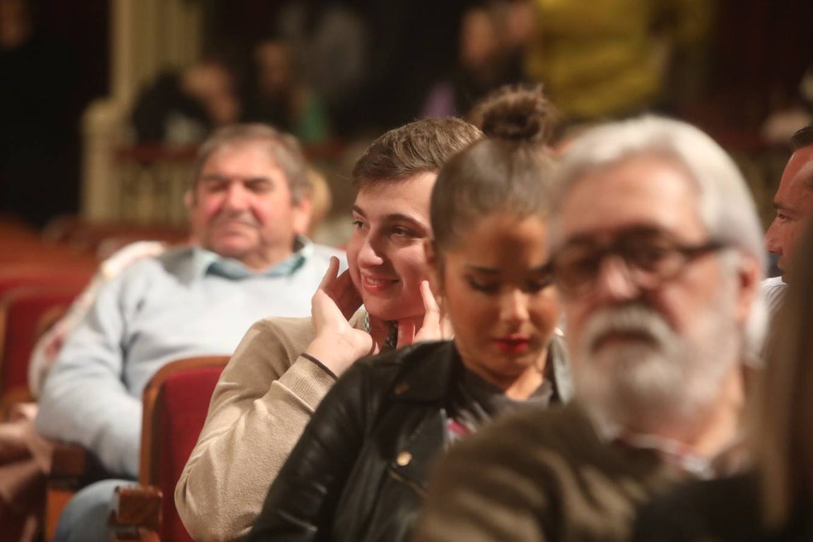 Lunes de COAC en el Falla. ¡Búscate en las fotos!