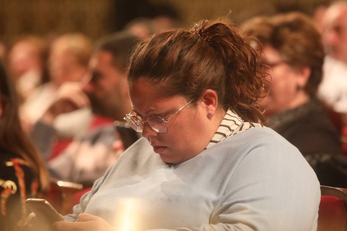 Lunes de COAC en el Falla. ¡Búscate en las fotos!