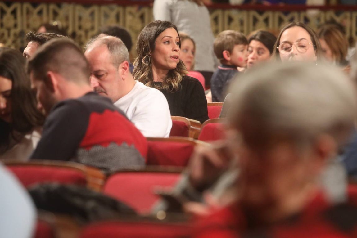 Lunes de COAC en el Falla. ¡Búscate en las fotos!