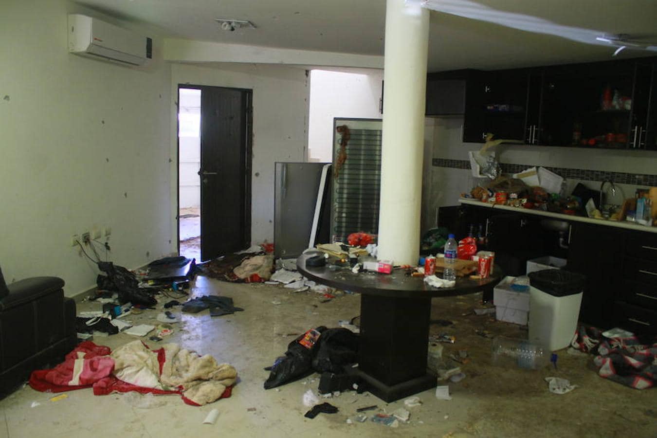 Imagen de su apartamento en el momento de su detención. 