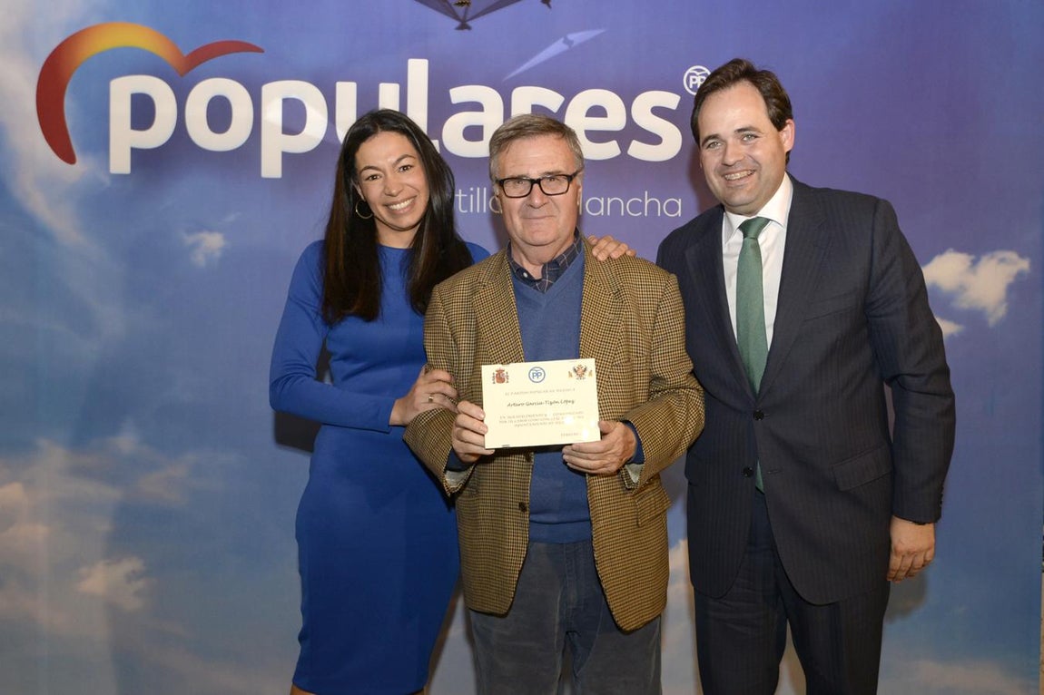 El PP se acuerda de los suyos