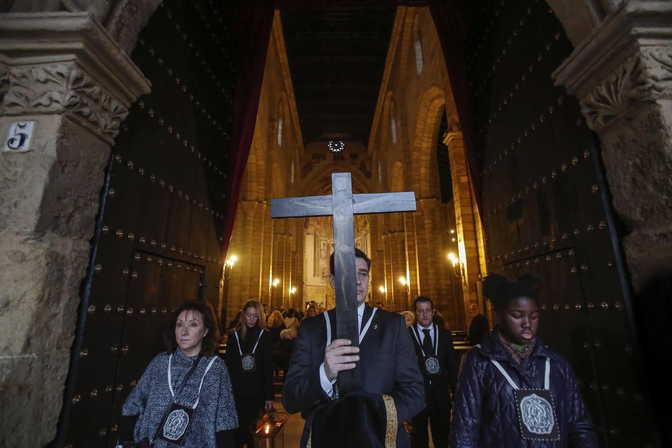 La procesión de la Virgen de Ánimas, en imágenes