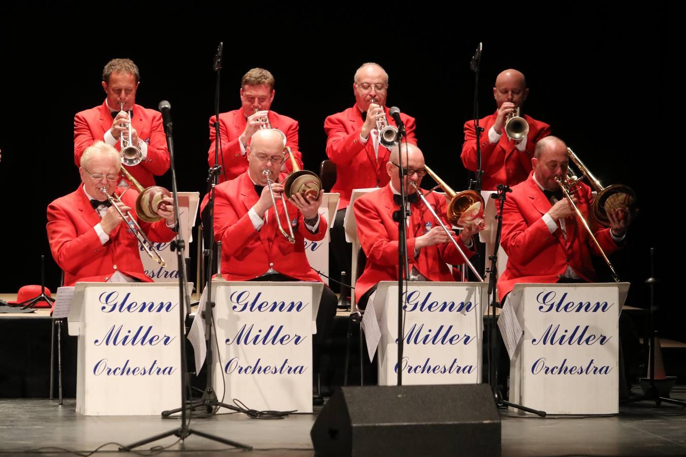 El concierto de Glenn Miller en el Teatro Góngora, en imágenes