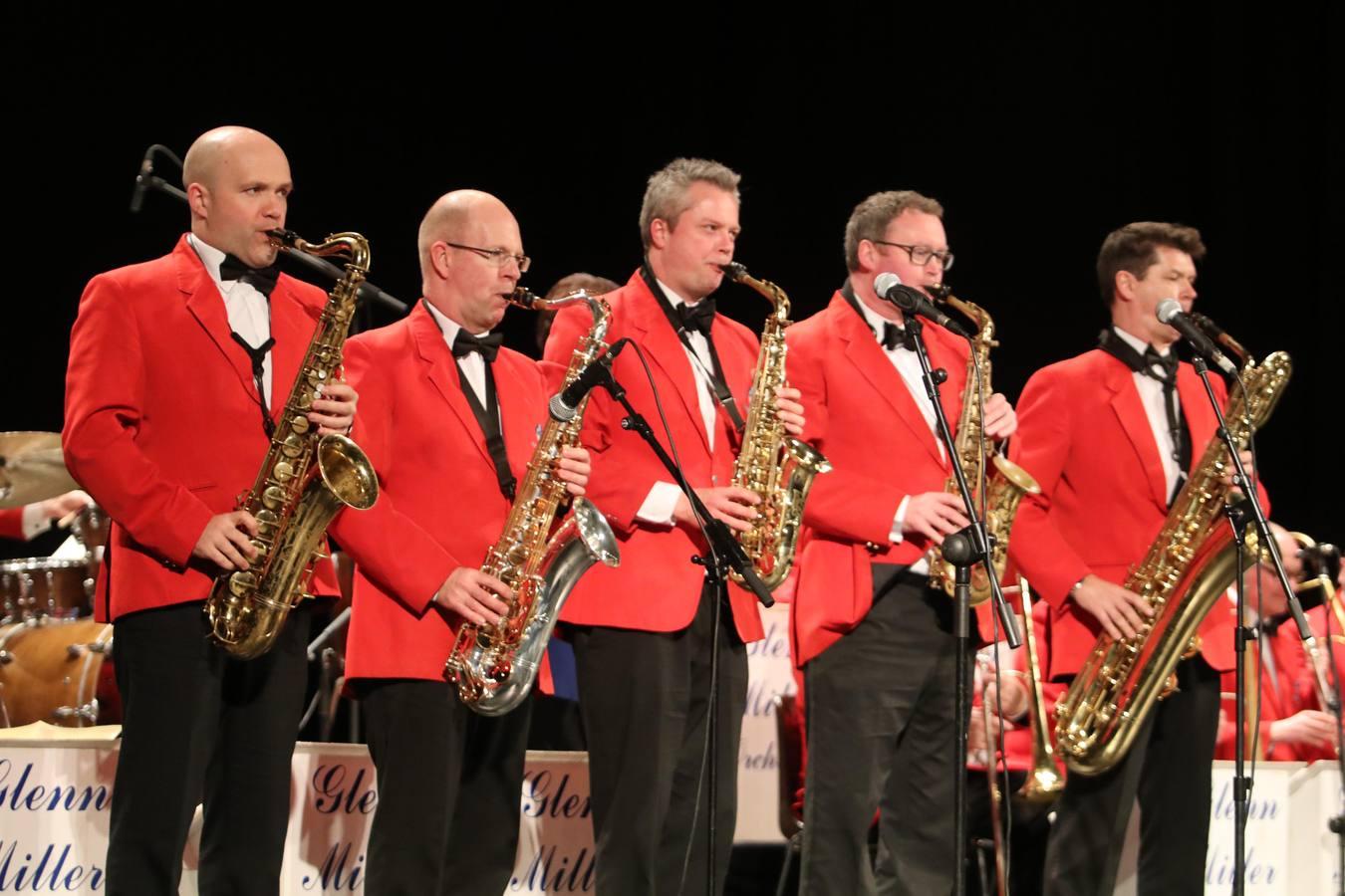 El concierto de Glenn Miller en el Teatro Góngora, en imágenes