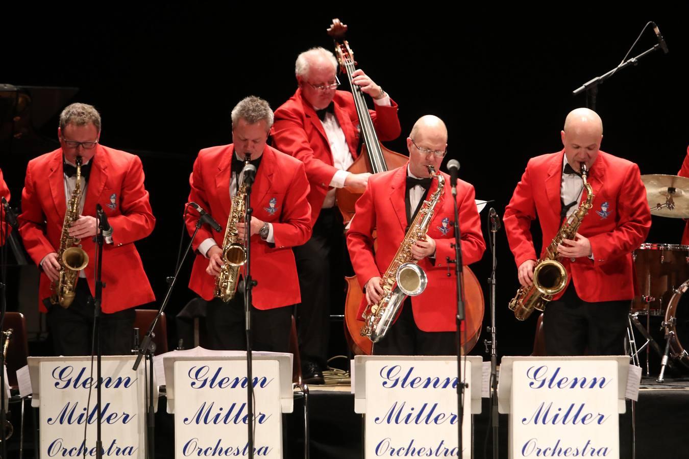 El concierto de Glenn Miller en el Teatro Góngora, en imágenes