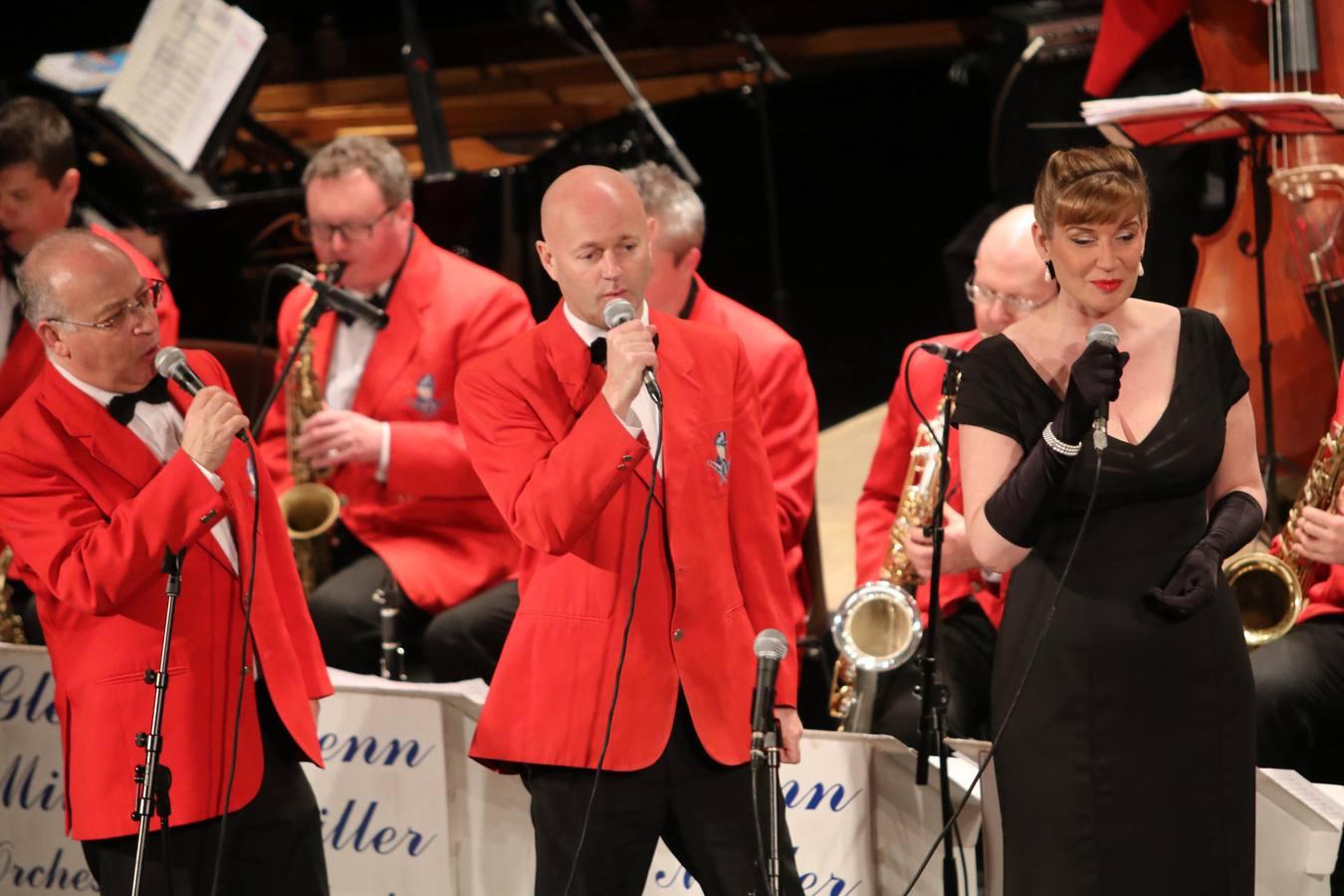 El concierto de Glenn Miller en el Teatro Góngora, en imágenes