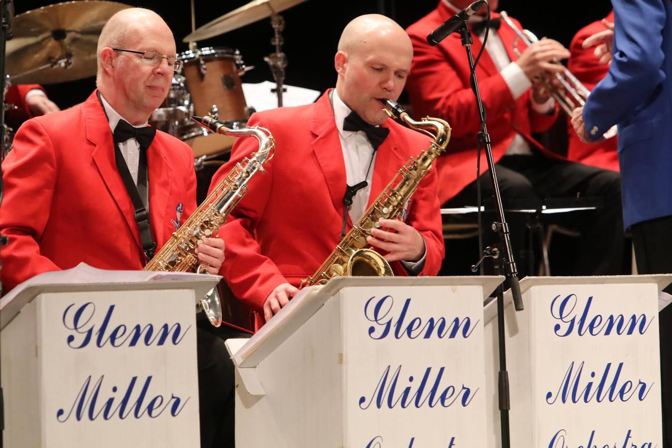 El concierto de Glenn Miller en el Teatro Góngora, en imágenes